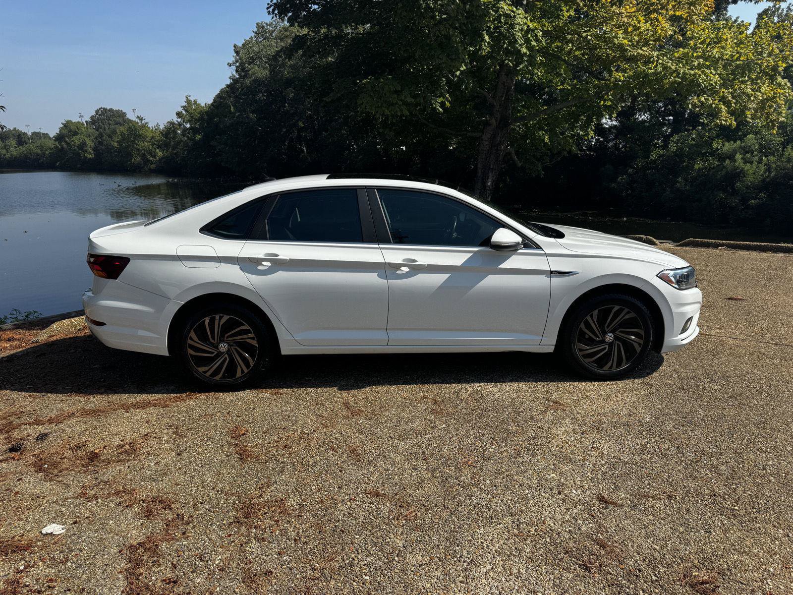 Used 2019 Volkswagen Jetta SEL Premium FWD image 3