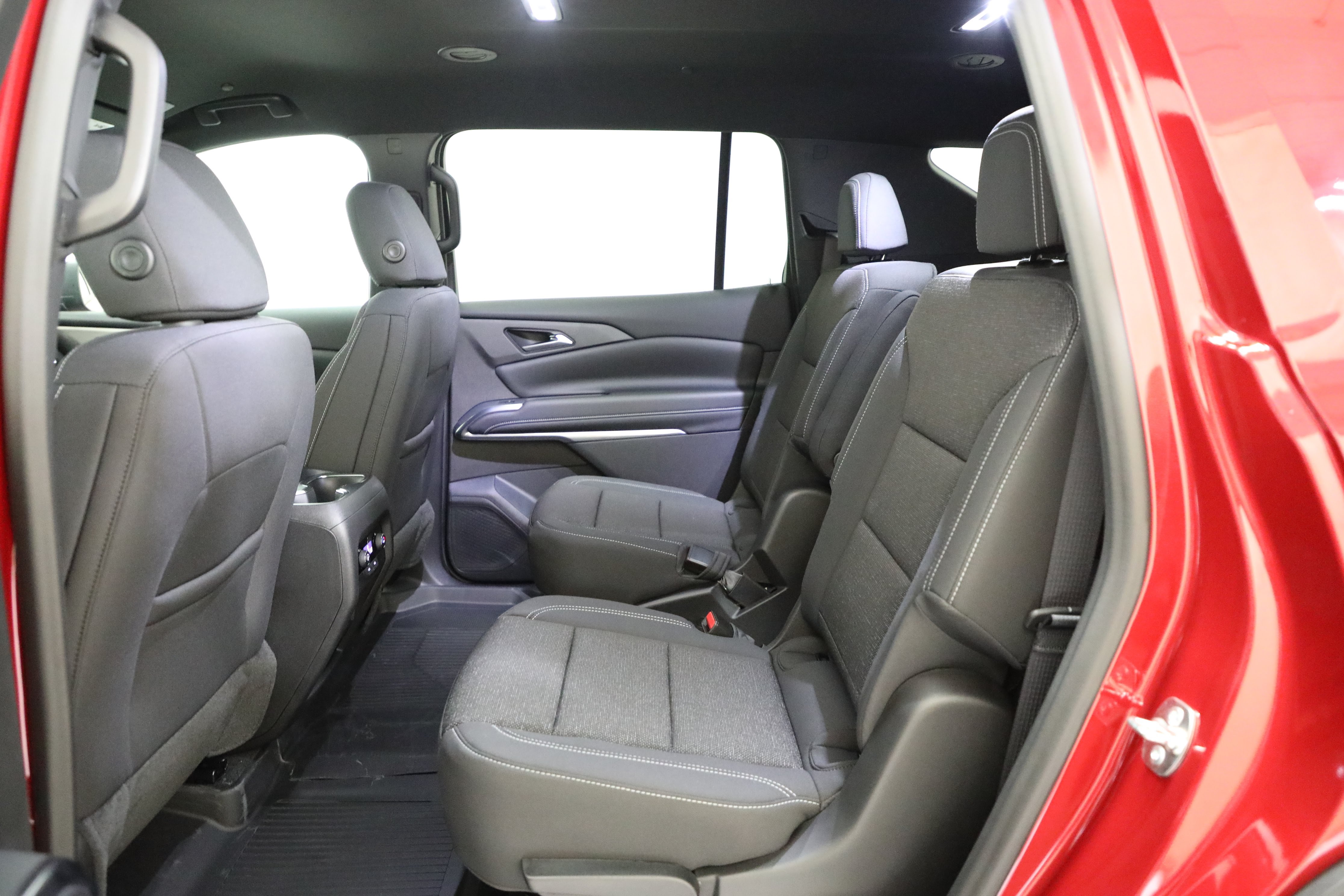 New 2027 Chevrolet Traverse LT w/ Driver Confidence Package AWD/4WD image 10