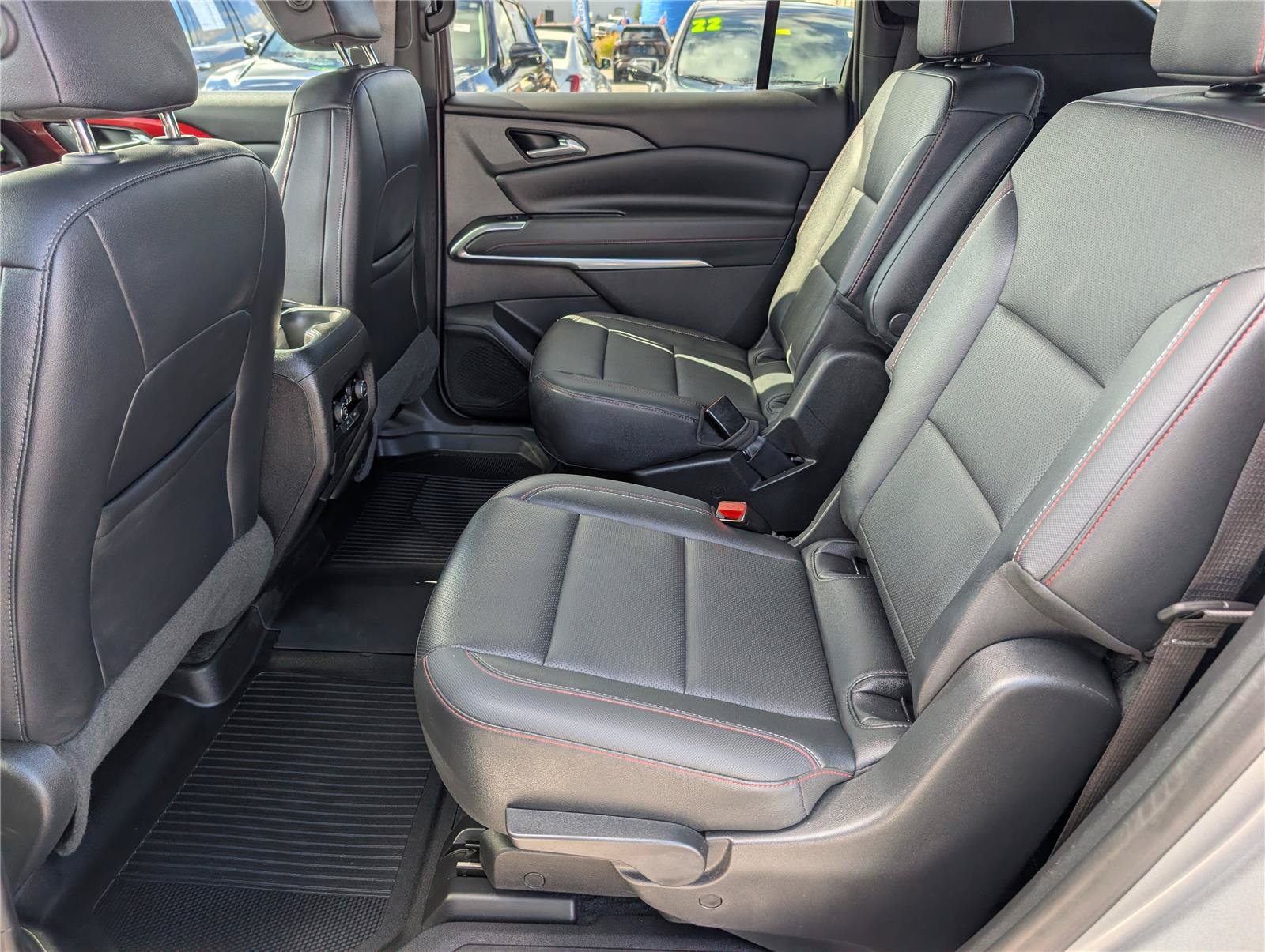 Used 2024 Chevrolet Traverse Z71 w/ LPO, Floor Liner Package AWD/4WD image 16