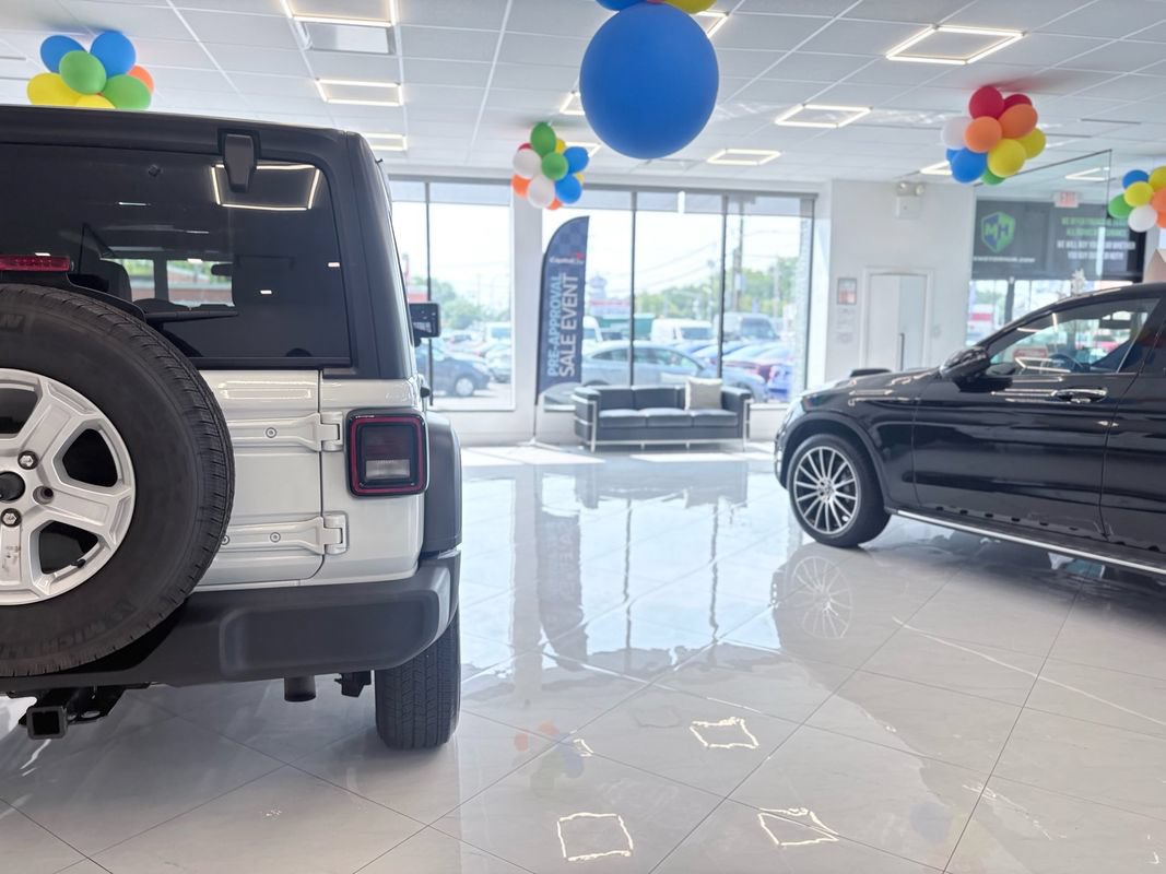 Used 2018 Jeep Wrangler Unlimited Sport S AWD/4WD image 14