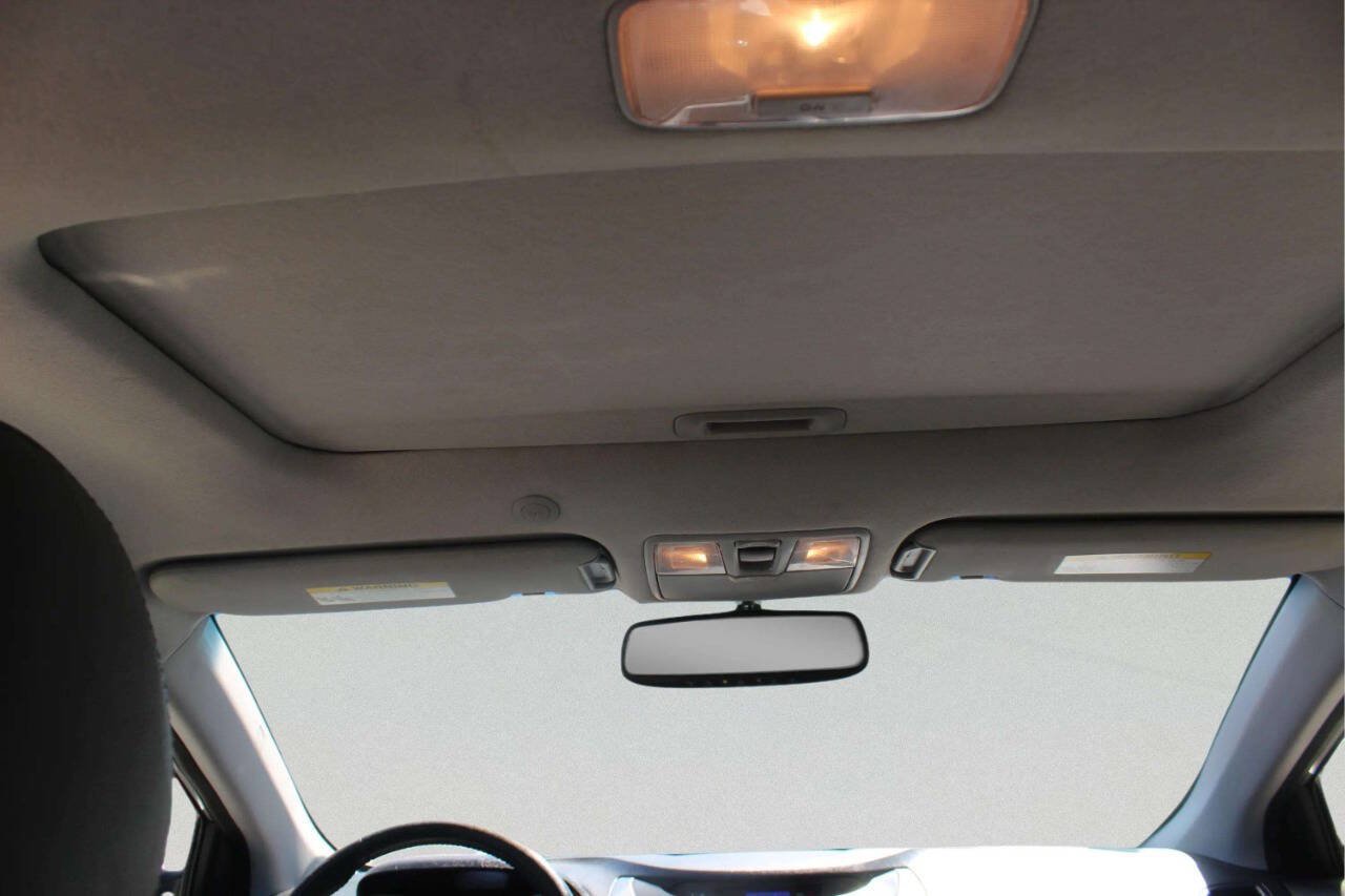 Used 2012 Hyundai Elantra Limited w/ Technology Pkg 5 FWD image 8