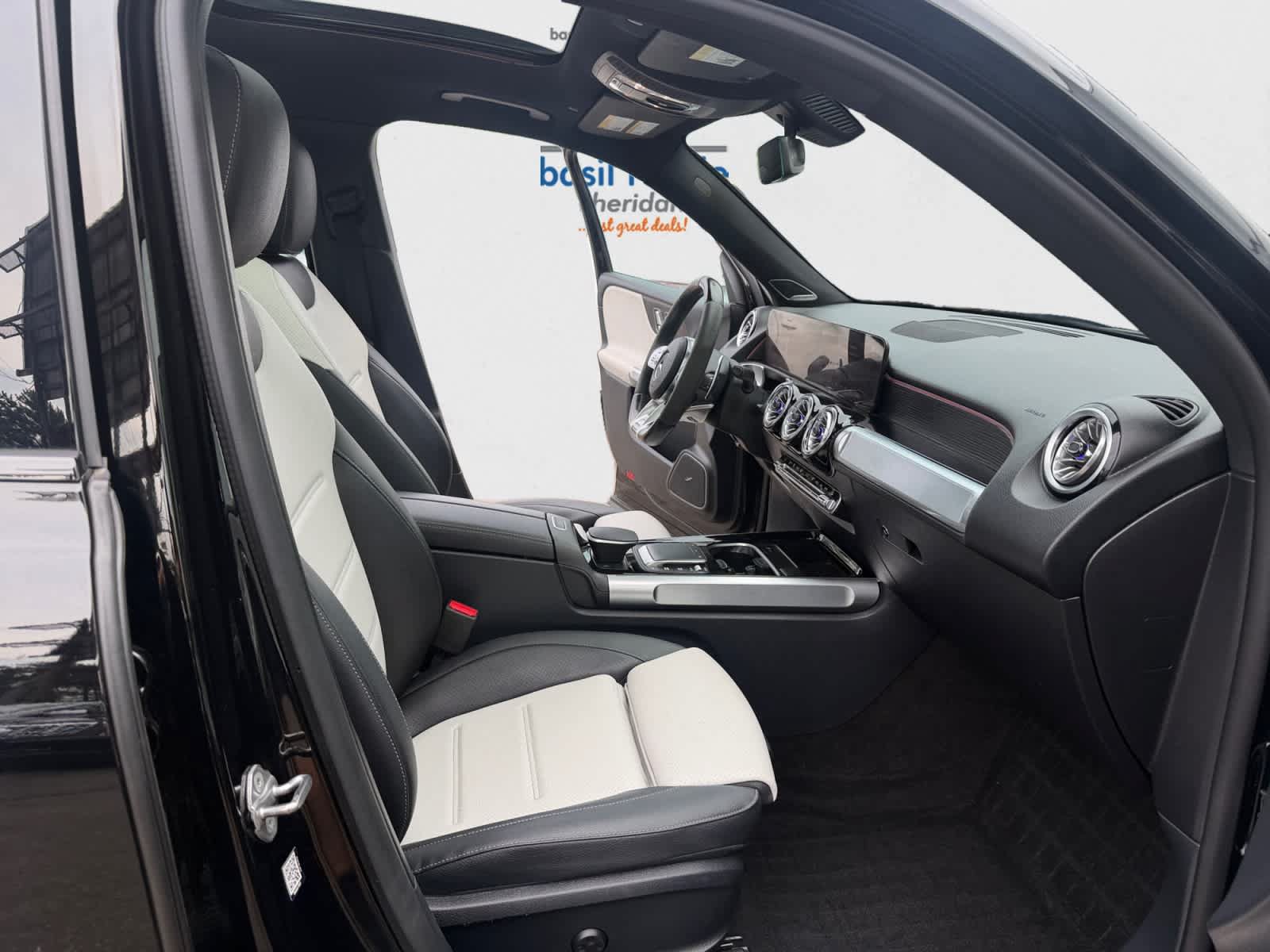 Used 2023 Mercedes-Benz GLB 35 AMG 4MATIC image 18