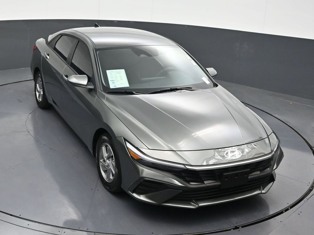 Used 2025 Hyundai Elantra SE image 21