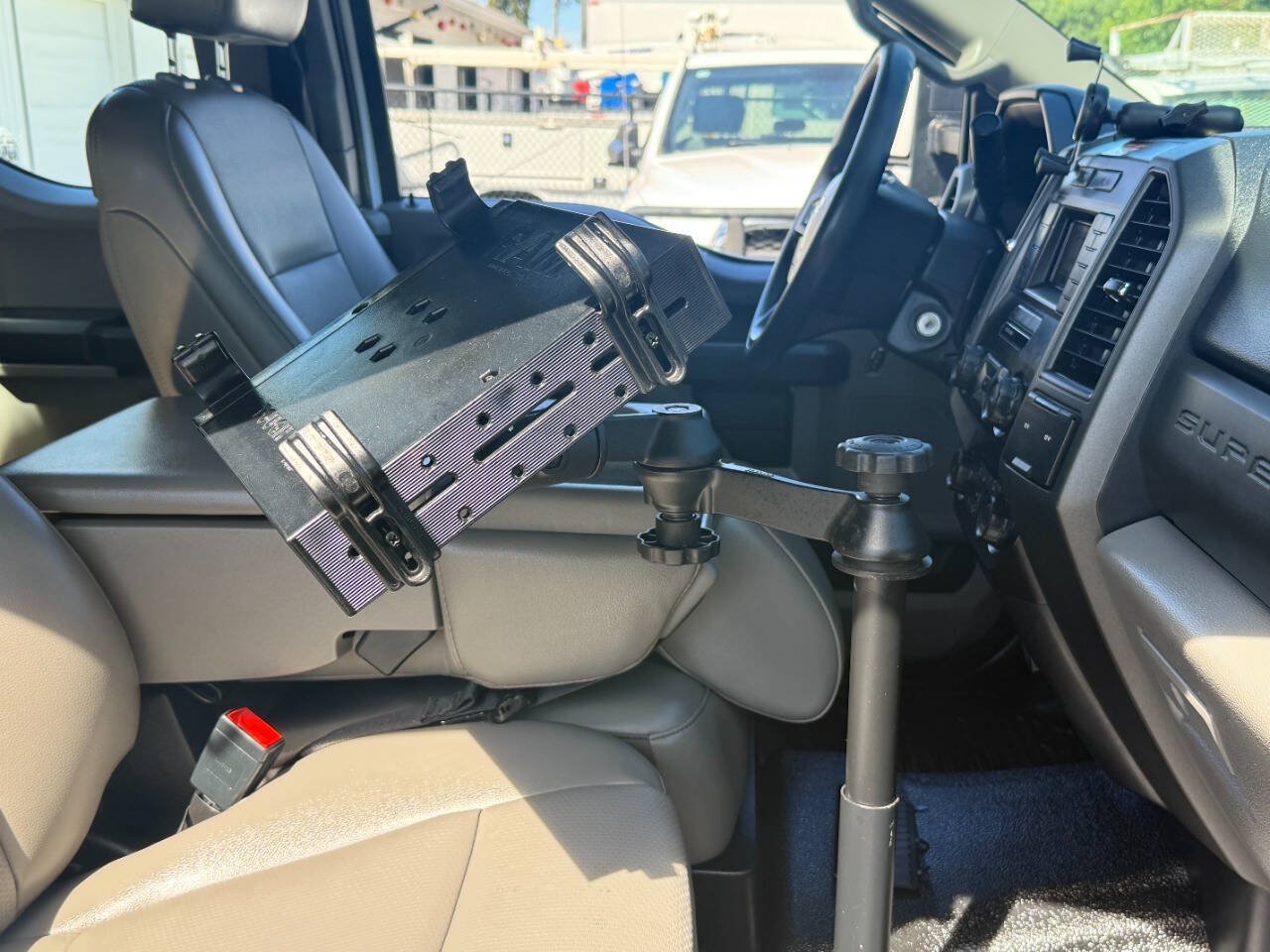 Used 2020 Ford F550 2WD SuperCab Super Duty image 41