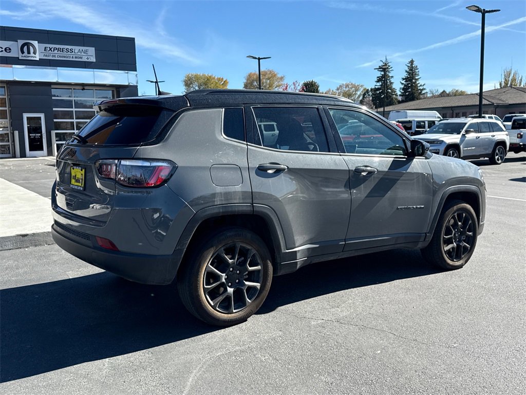 Used 2023 Jeep Compass Altitude w/ Convenience Group image 2