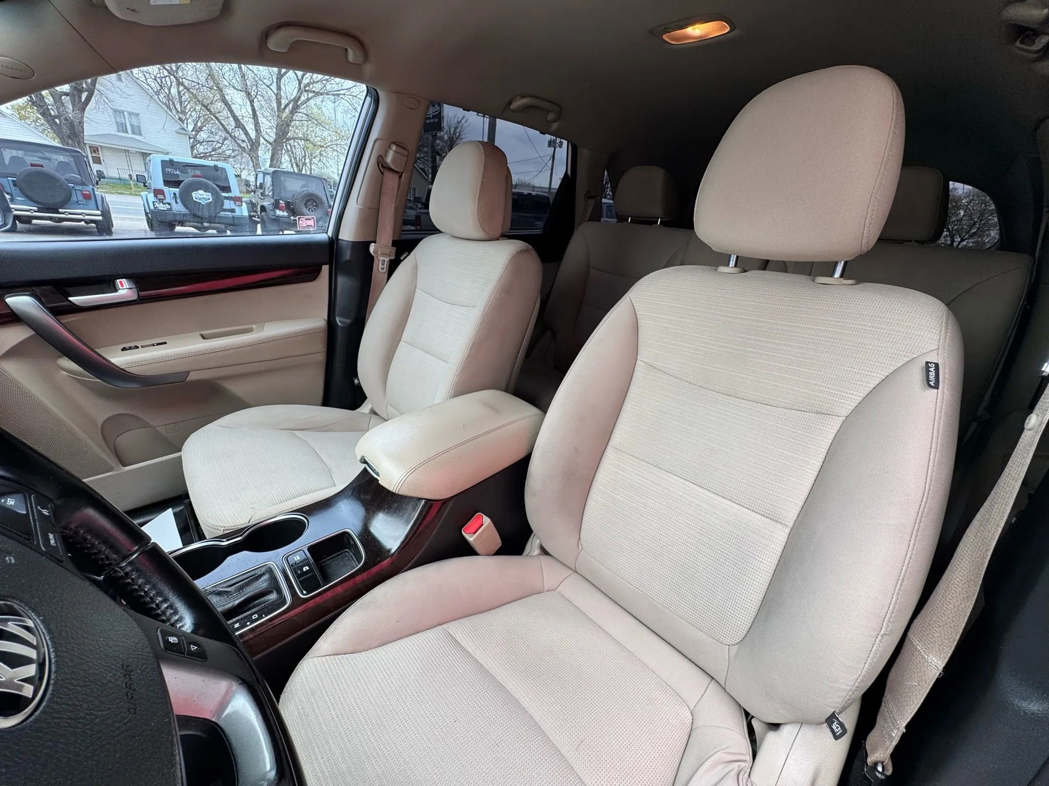 Used 2015 Kia Sorento LX image 12