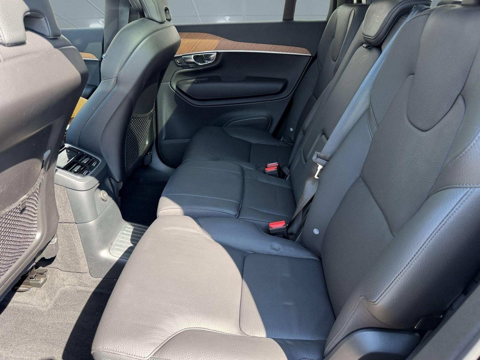 Used 2024 Volvo XC90 T8 Plus w/ Protection Package Premier AWD/4WD image 23