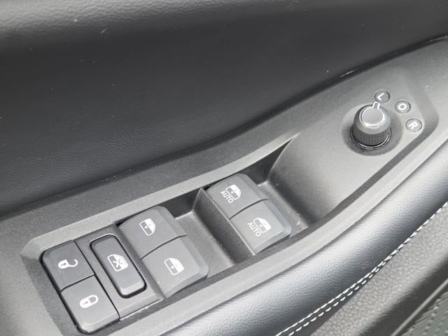 Used 2024 Jeep Grand Cherokee Altitude AWD/4WD image 30