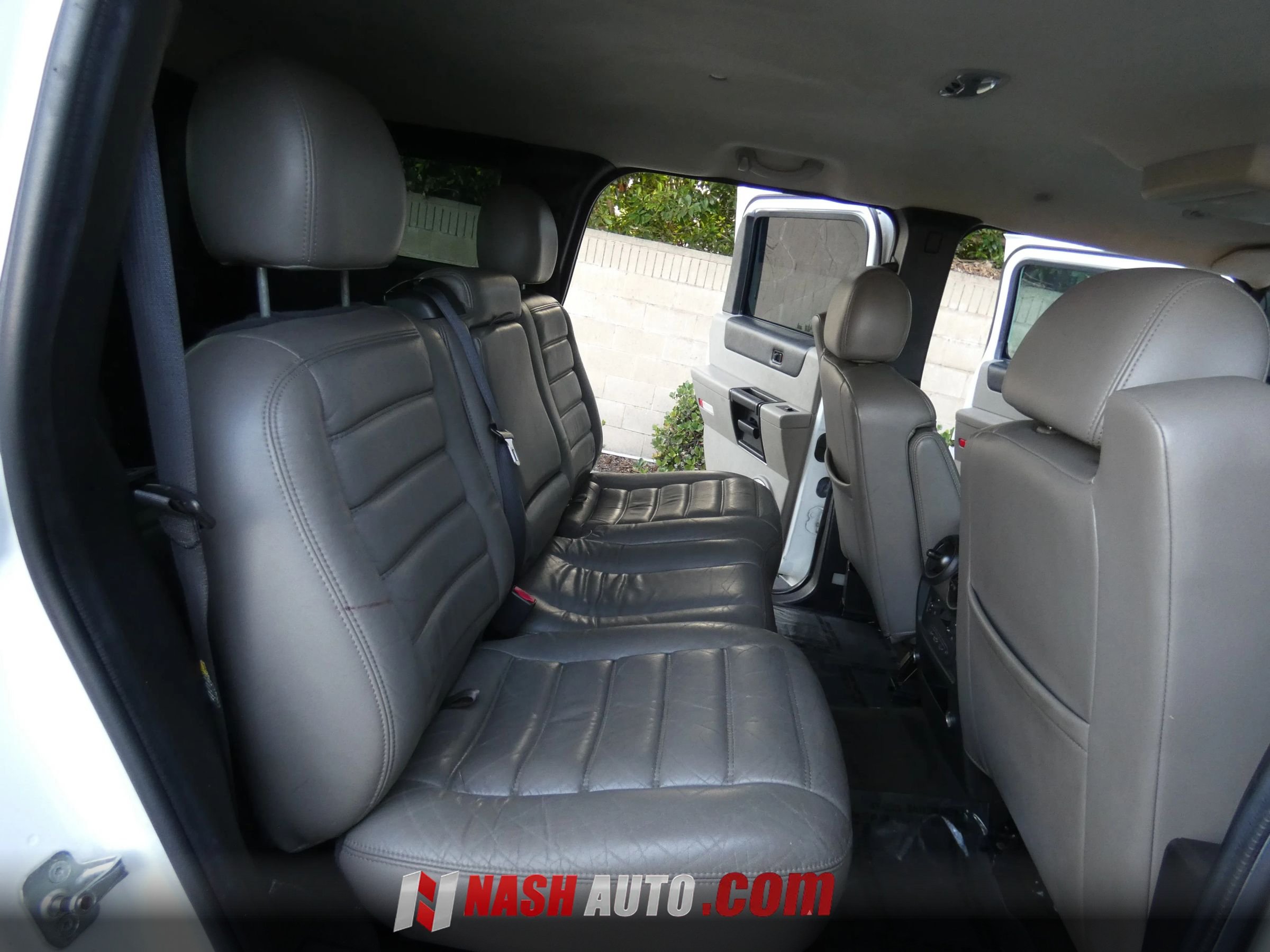Used 2005 HUMMER H2 w/ Preferred Equipment Group AWD/4WD image 31