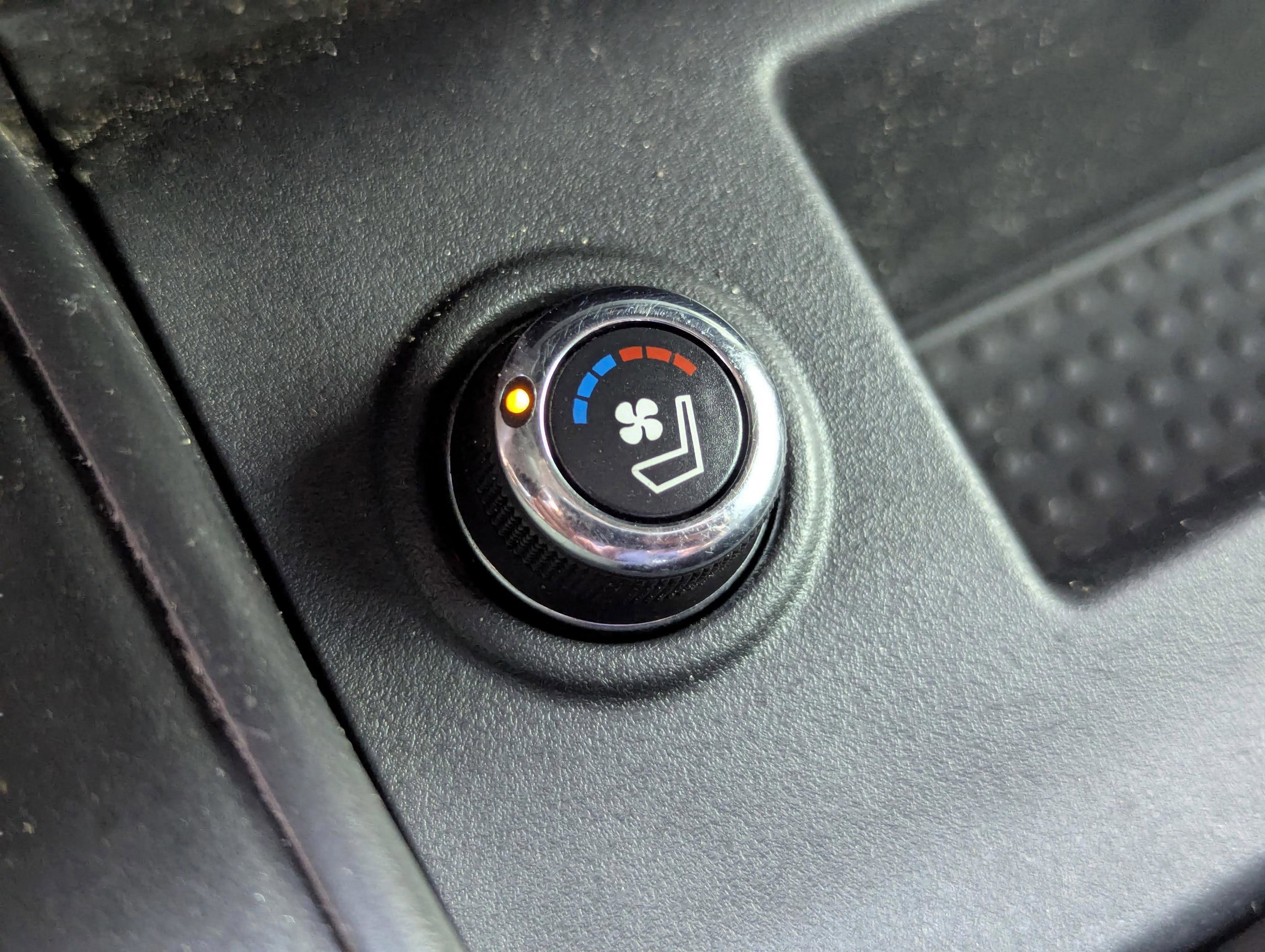 Used 2024 Nissan Titan PRO-4X w/ Pro-4x Convenience Package image 34