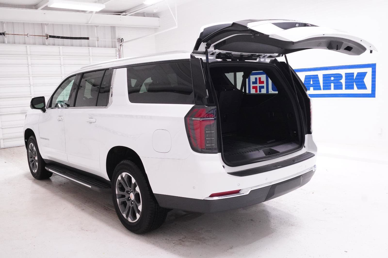 New 2026 Chevrolet Suburban LS RWD image 8