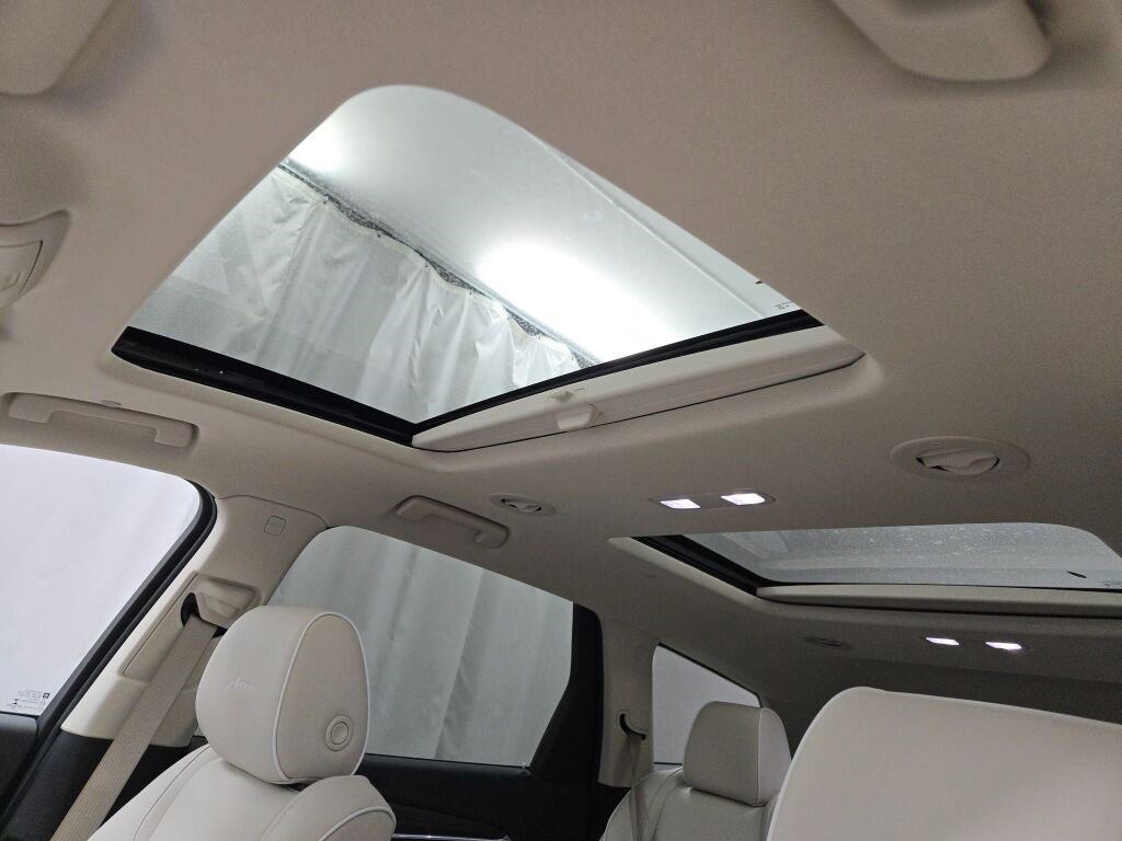 Used 2022 Buick Enclave Avenir w/ Avenir Technology Package image 30