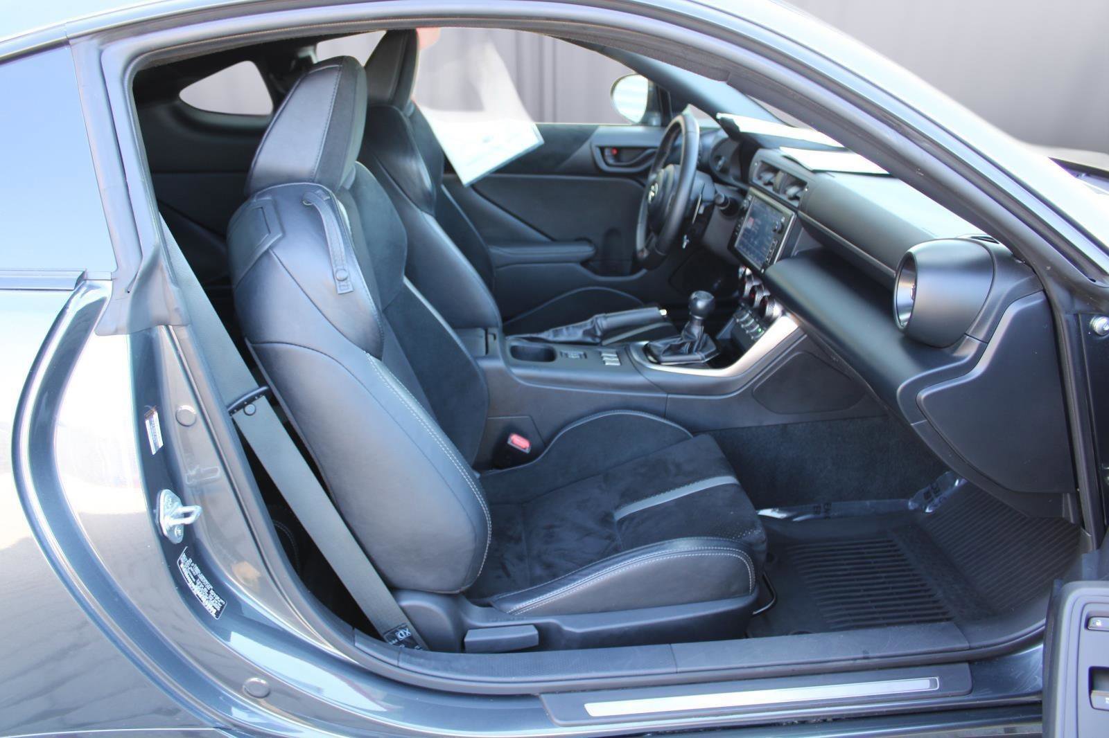 Used 2024 Toyota GR86 Premium image 33