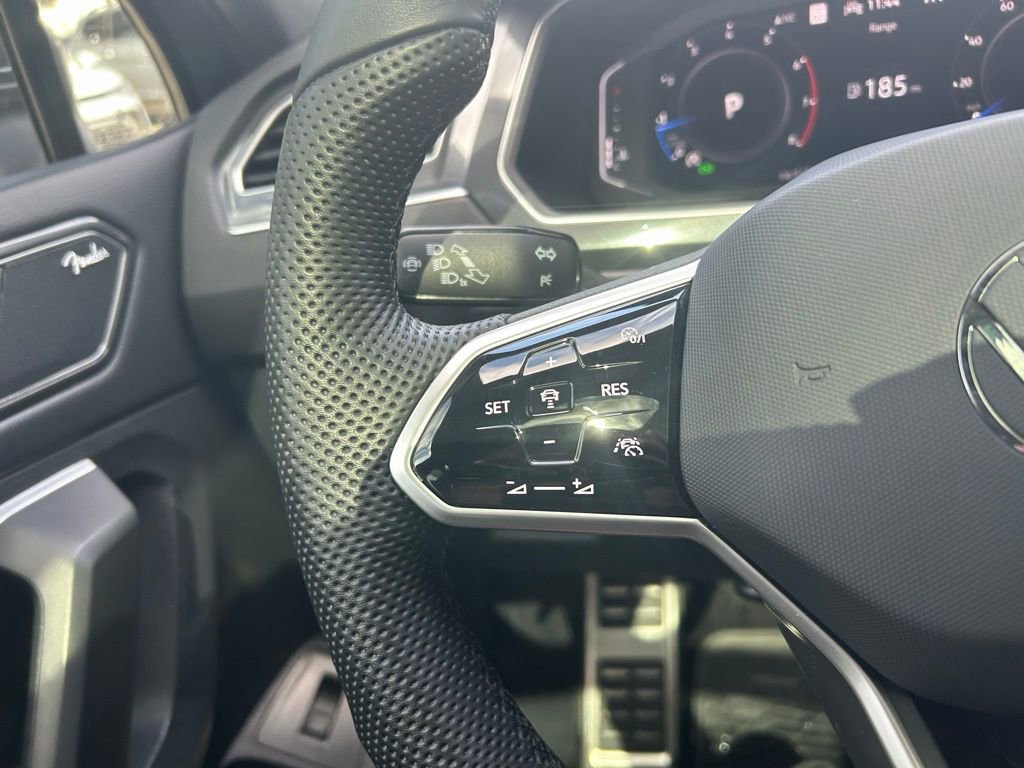 Used 2024 Volkswagen Tiguan SEL R-Line image 21