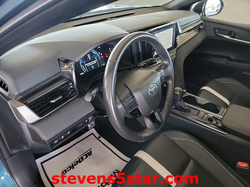 Used 2025 Toyota Camry SE FWD image 13