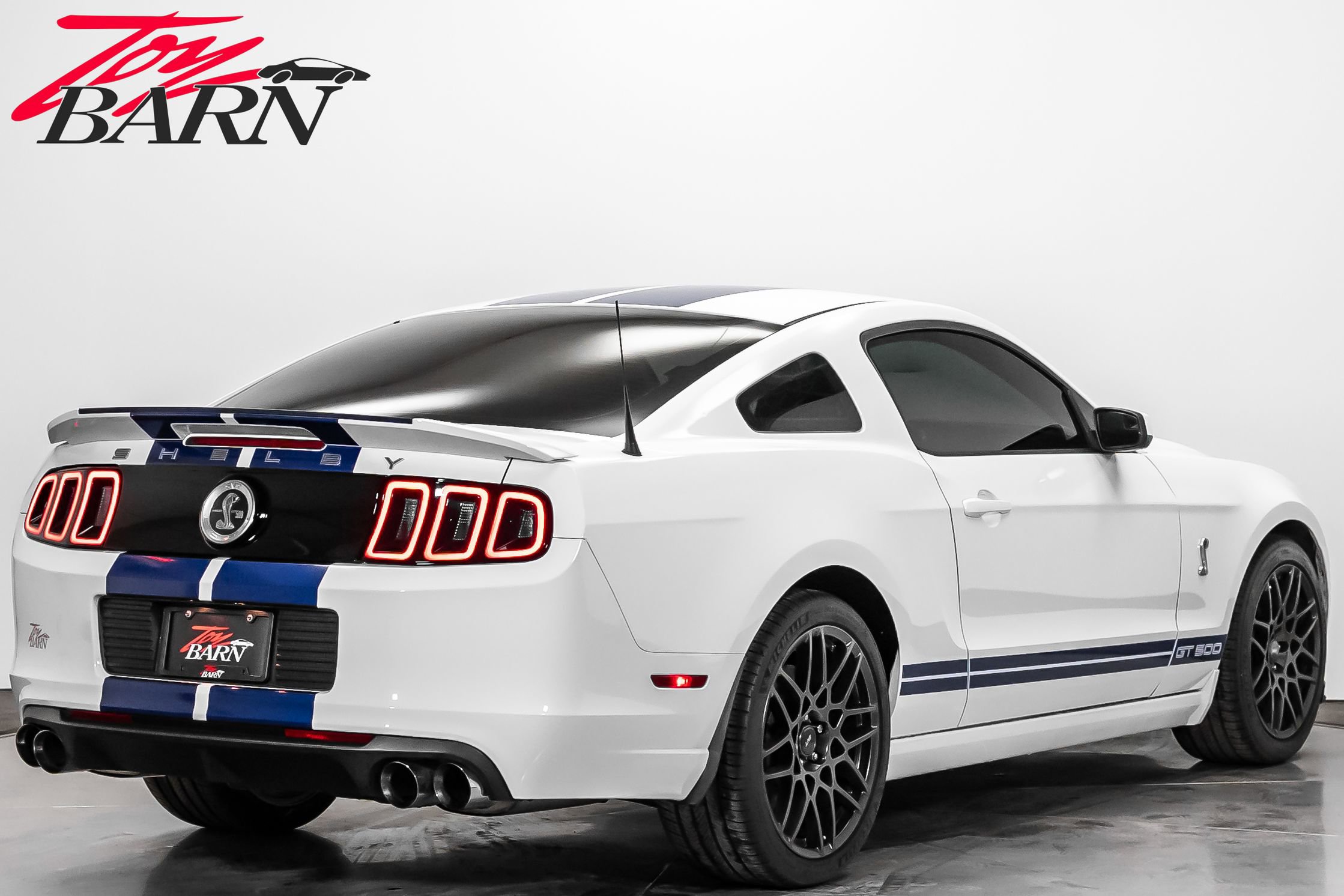 Used 2014 Ford Mustang Shelby GT500 w/ Equipment Group 821A image 5