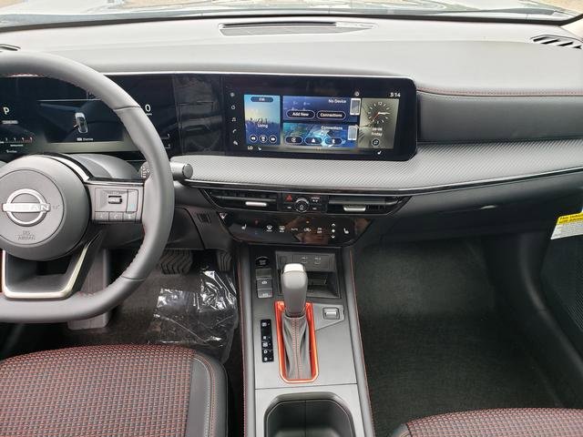 New 2025 Nissan Kicks SR w/ SR Premium Package image 15