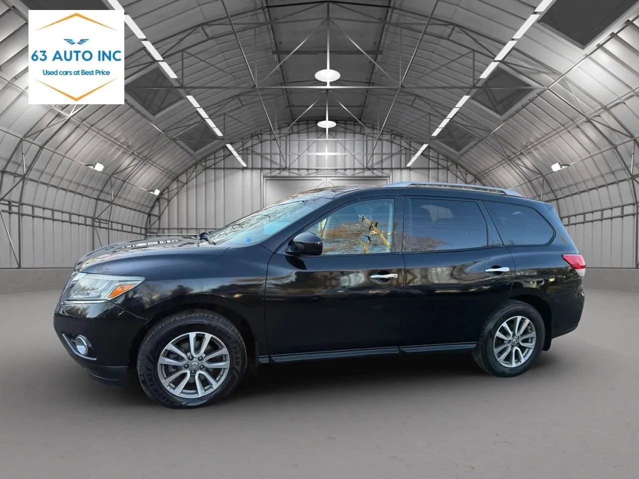 Used 2016 Nissan Pathfinder SV AWD/4WD image 2
