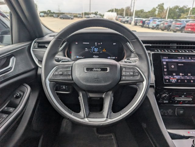 Used 2024 Jeep Grand Cherokee Altitude RWD image 22