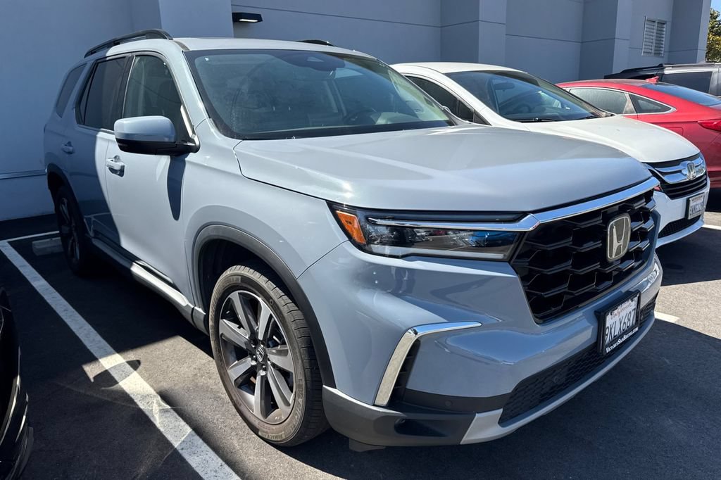 Used 2024 Honda Pilot Touring image 2