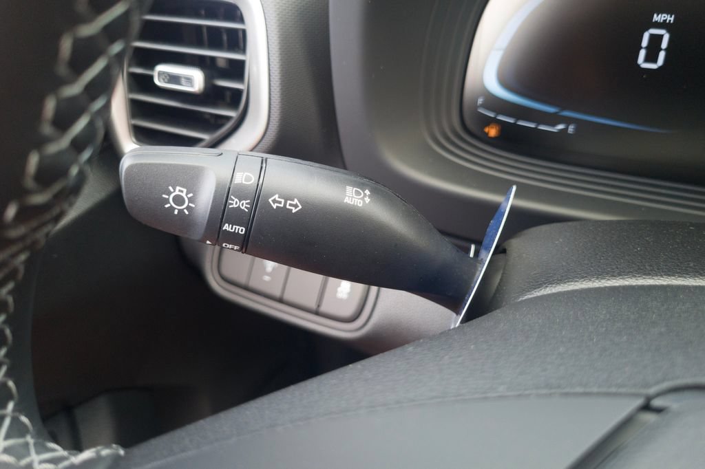 New 2026 Hyundai Venue SEL FWD image 27
