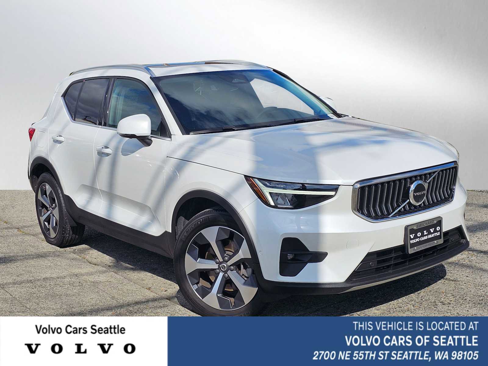 Certified 2023 Volvo XC40 B5 Plus w/ Driver Assist Package AWD/4WD image 1