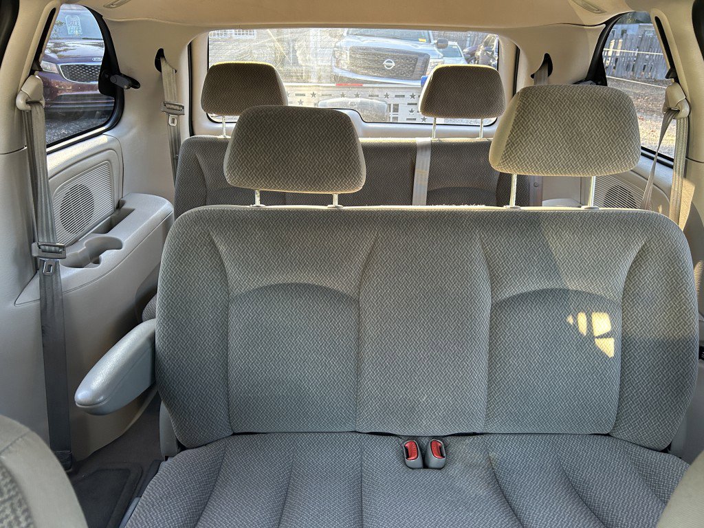 Used 2005 Chrysler Town & Country LX w/ Popular Equipment Group I image 16