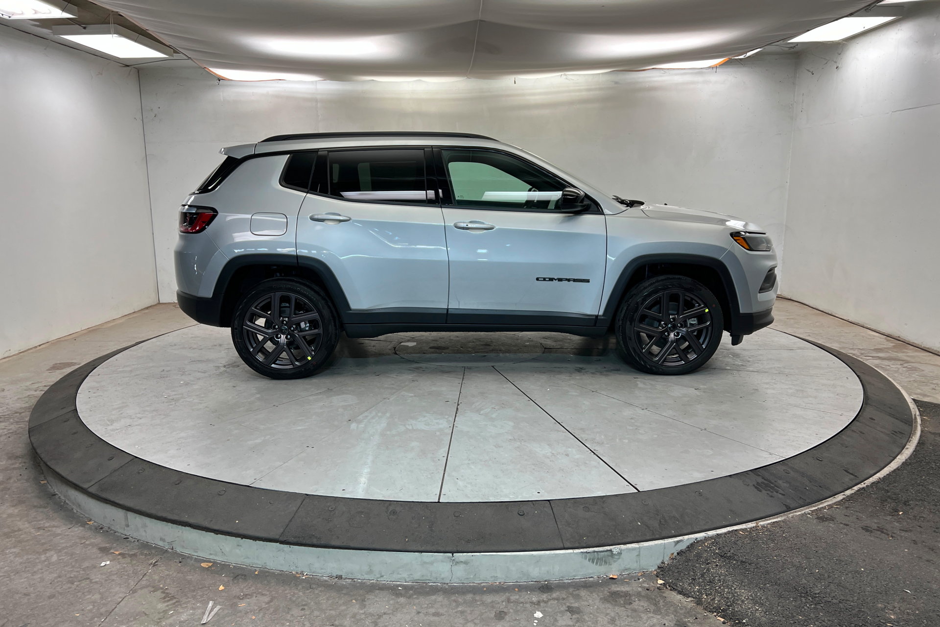 New 2026 Jeep Compass Latitude AWD/4WD image 6