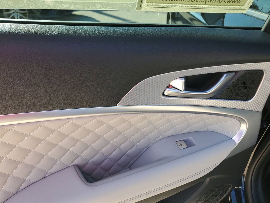 Used 2022 Genesis G70 3.3T image 16