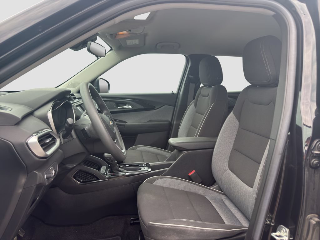Used 2023 Chevrolet TrailBlazer LS AWD/4WD image 9