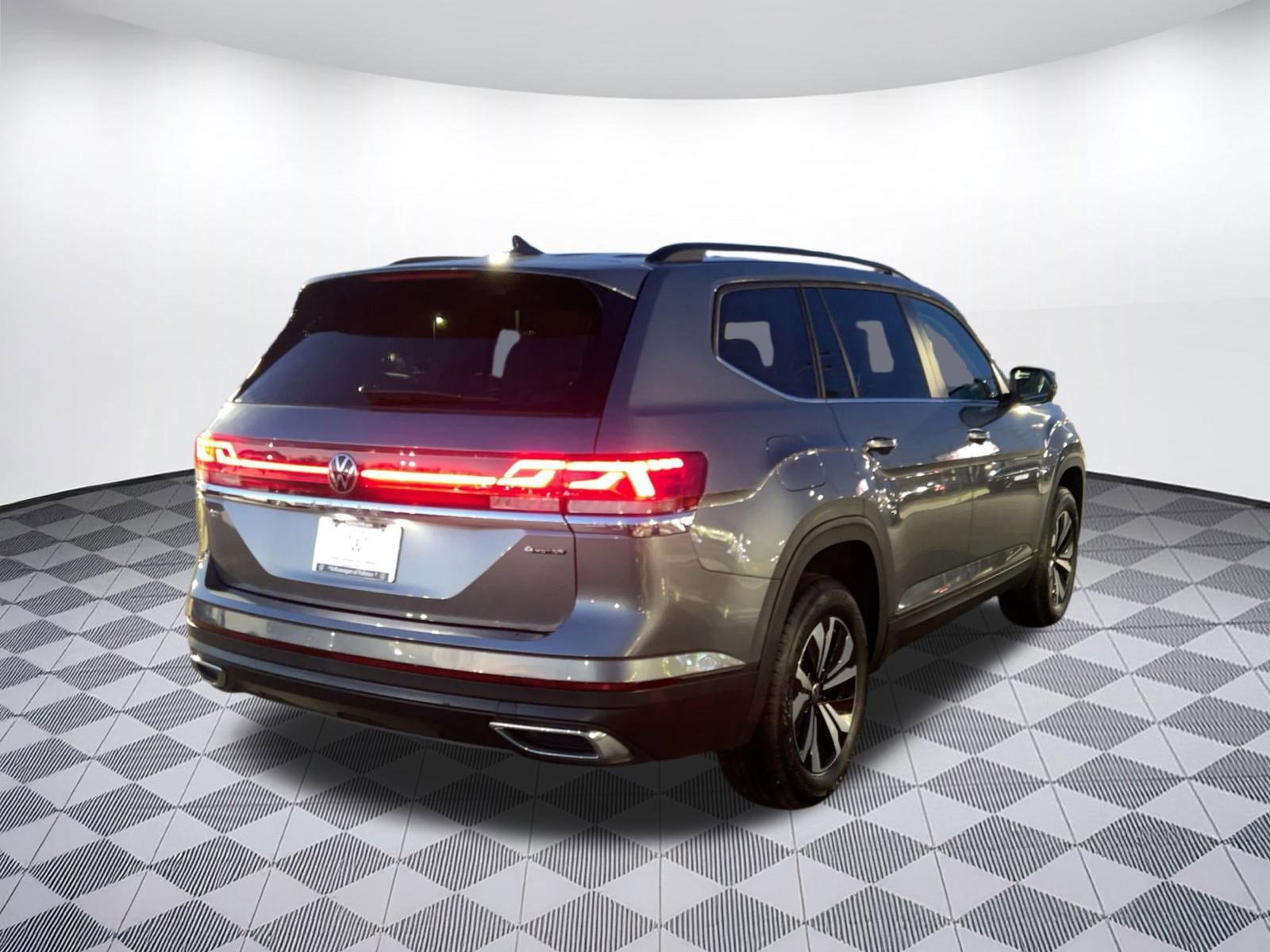 Certified 2025 Volkswagen Atlas SE image 9