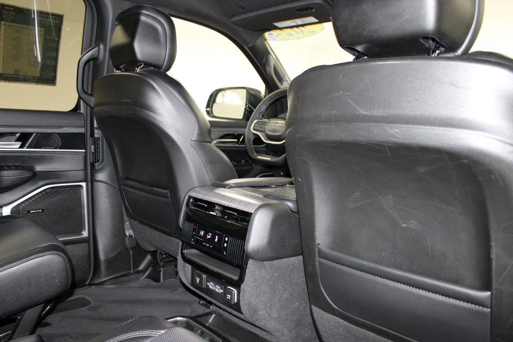 Used 2024 Jeep Wagoneer Series III image 36