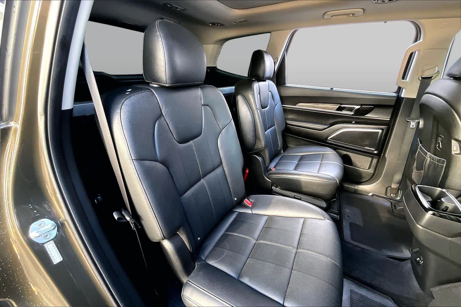 Used 2020 Kia Telluride SX w/ Towing Package FWD image 20