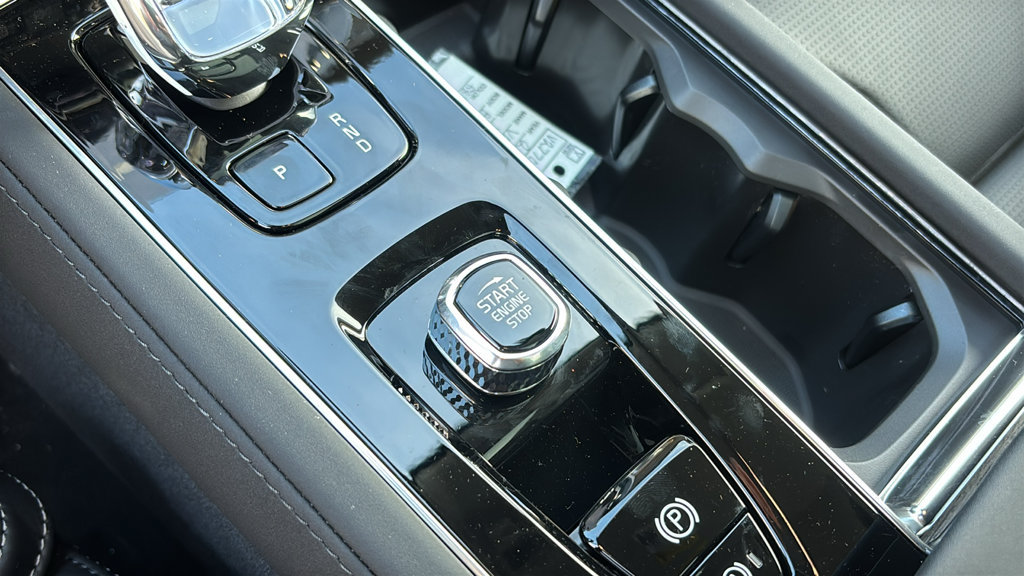 New 2027 Volvo XC90 B6 Ultra AWD/4WD image 15