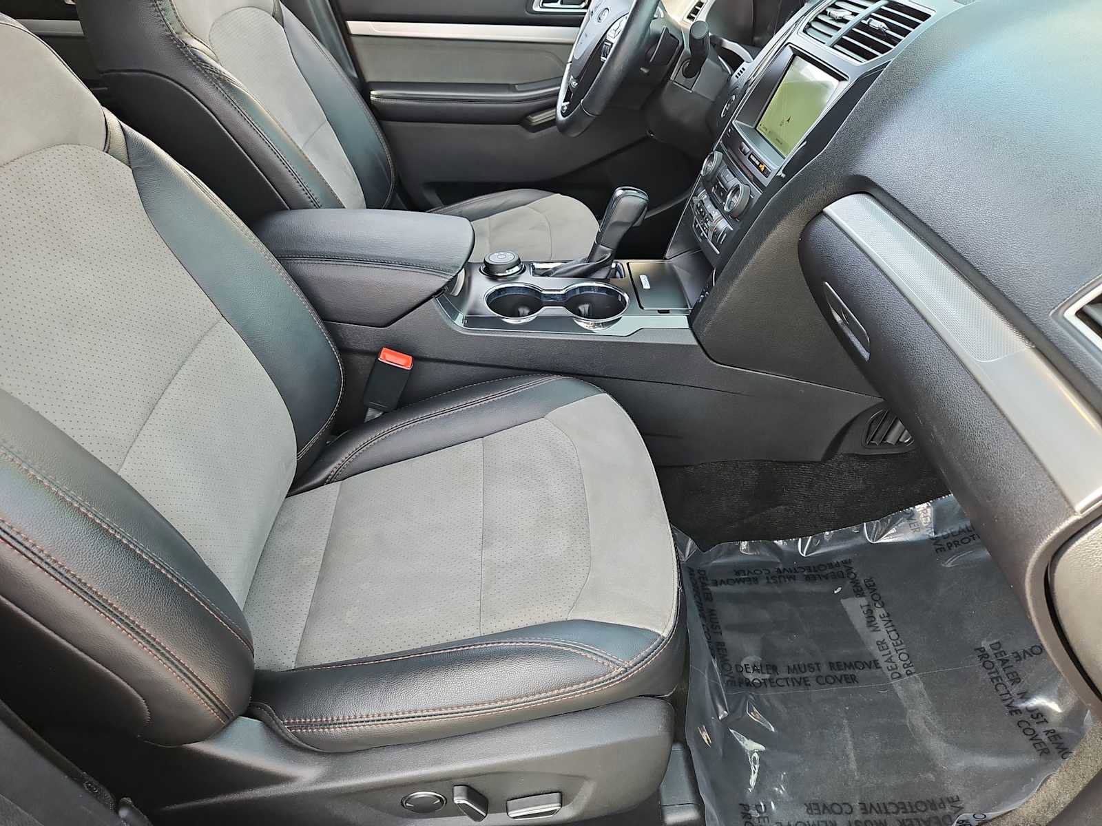 Used 2017 Ford Explorer XLT w/ Equipment Group 202A image 21