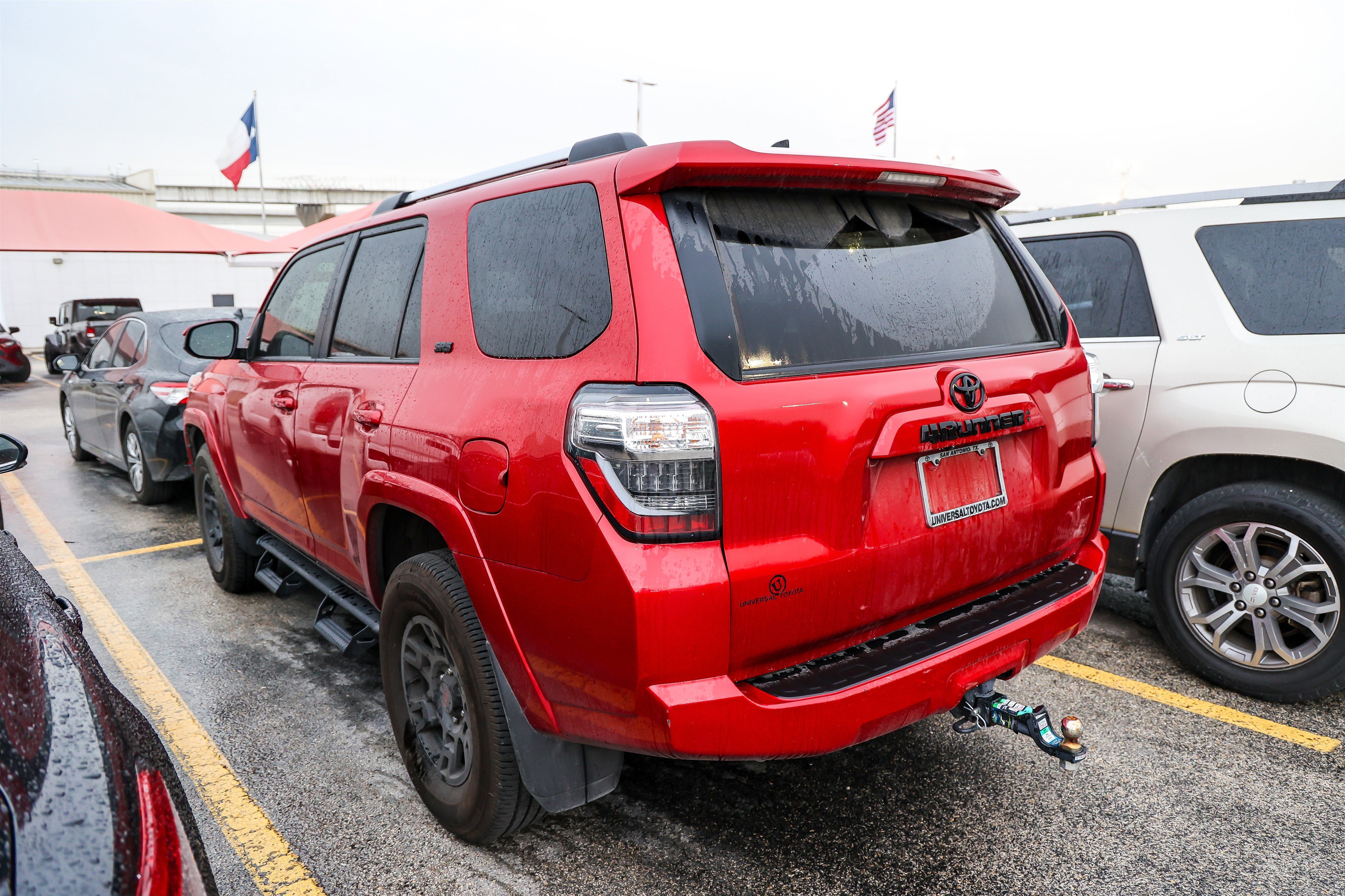 Used 2023 Toyota 4Runner SR5 AWD/4WD image 9