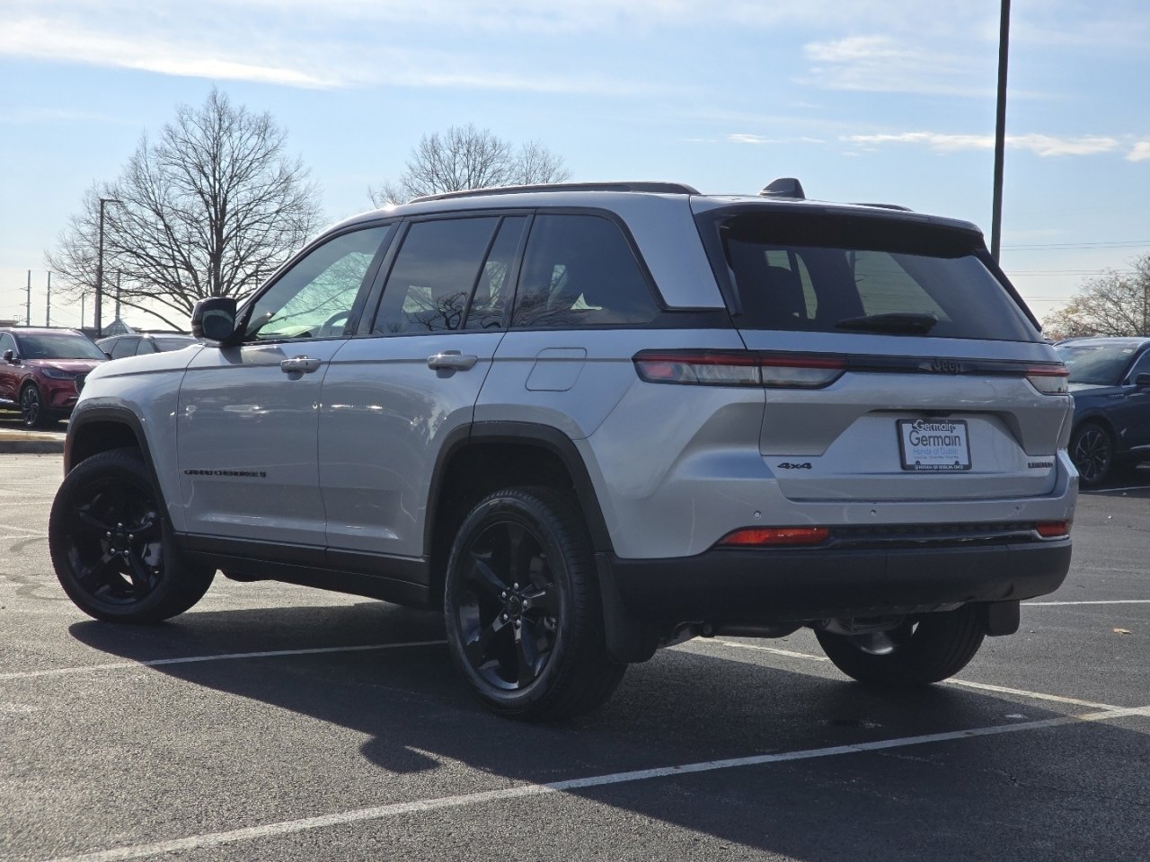 Used 2025 Jeep Grand Cherokee Limited w/ Black Appearance Package image 16