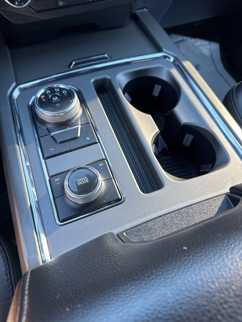 Used 2019 Ford Expedition XLT w/ Equipment Group 201A AWD/4WD image 24