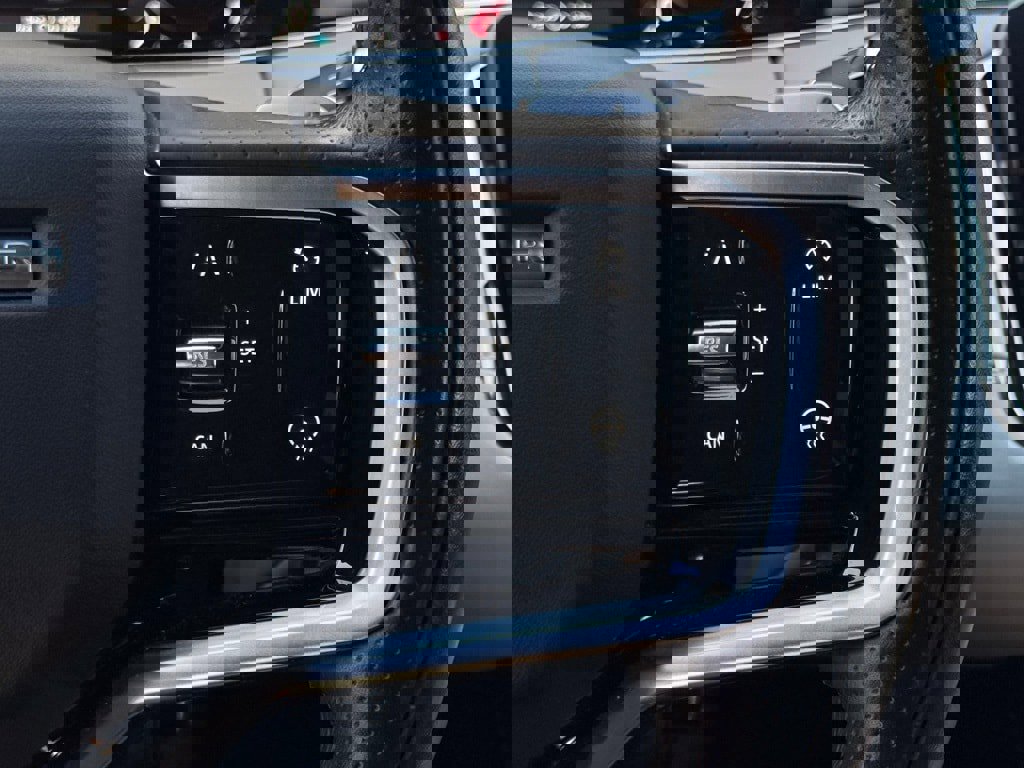 Used 2022 Land Rover Range Rover Evoque R-Dynamic SE image 27