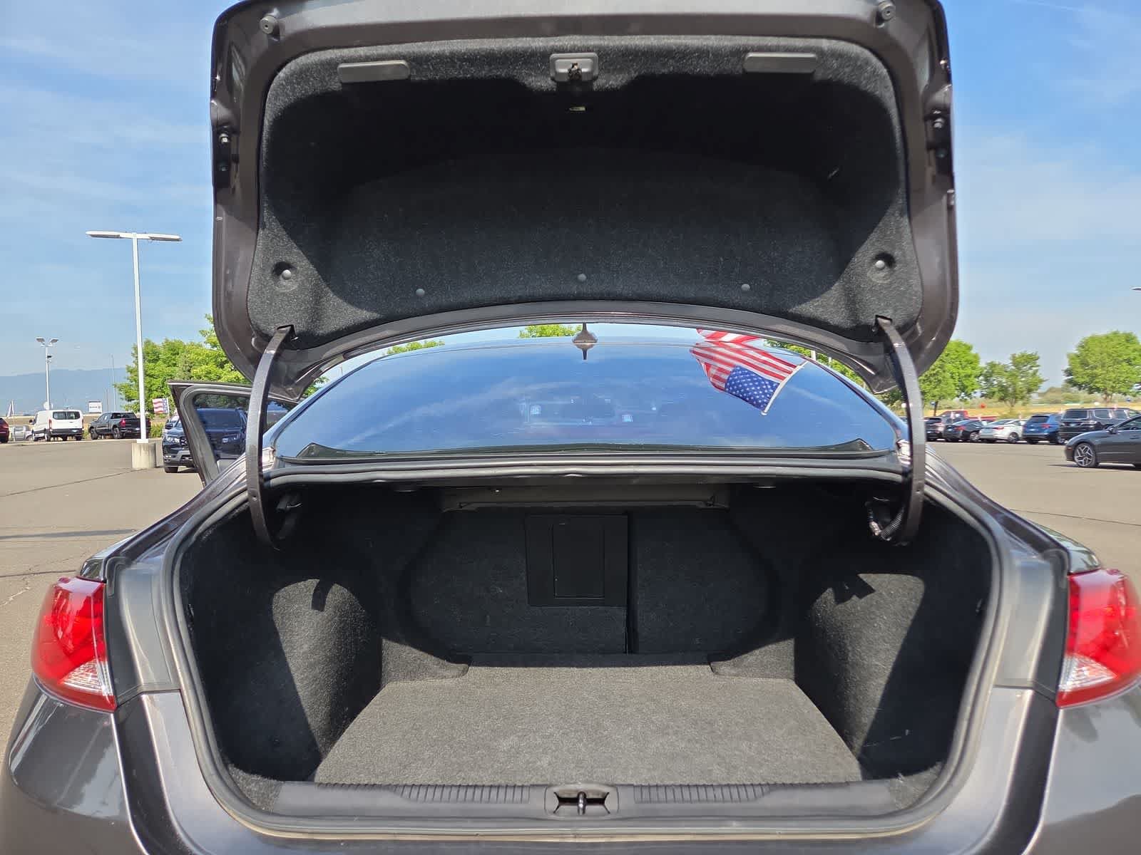Used 2015 Chrysler 200 Limited w/ Spring Special Group FWD image 27