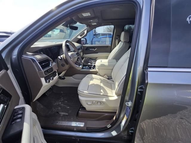 Used 2025 GMC Yukon XL Denali w/ Denali Reserve Package image 6