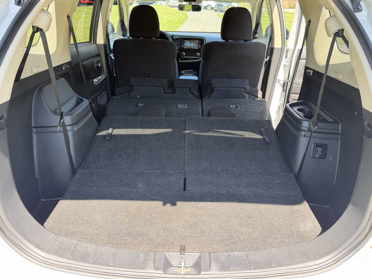 Used 2020 Mitsubishi Outlander ES AWD/4WD image 46
