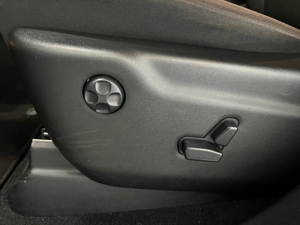 Used 2020 Jeep Grand Cherokee Laredo AWD/4WD image 23