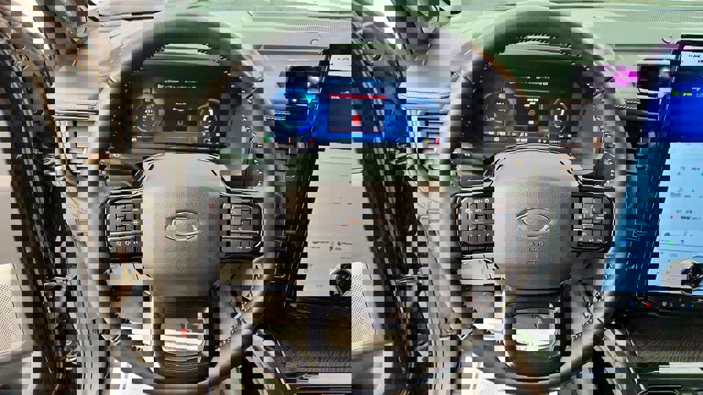 Used 2023 Ford F150 Lightning Platinum image 14