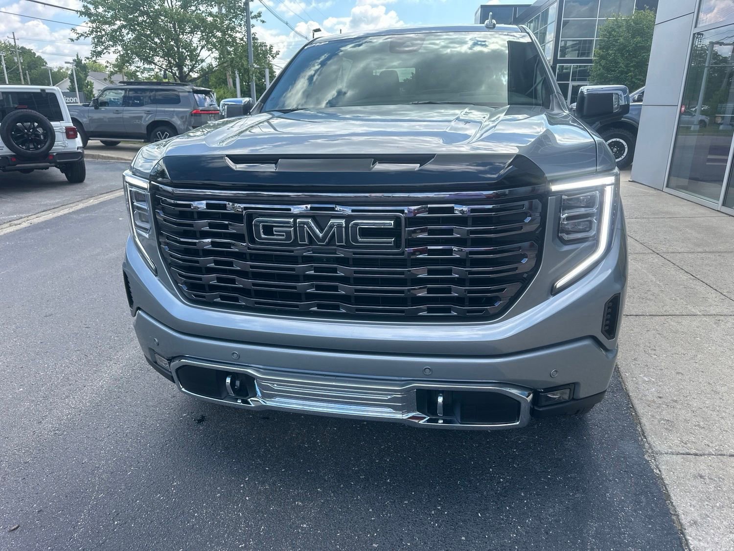 Used 2025 GMC Sierra 1500 Denali Ultimate AWD/4WD image 7