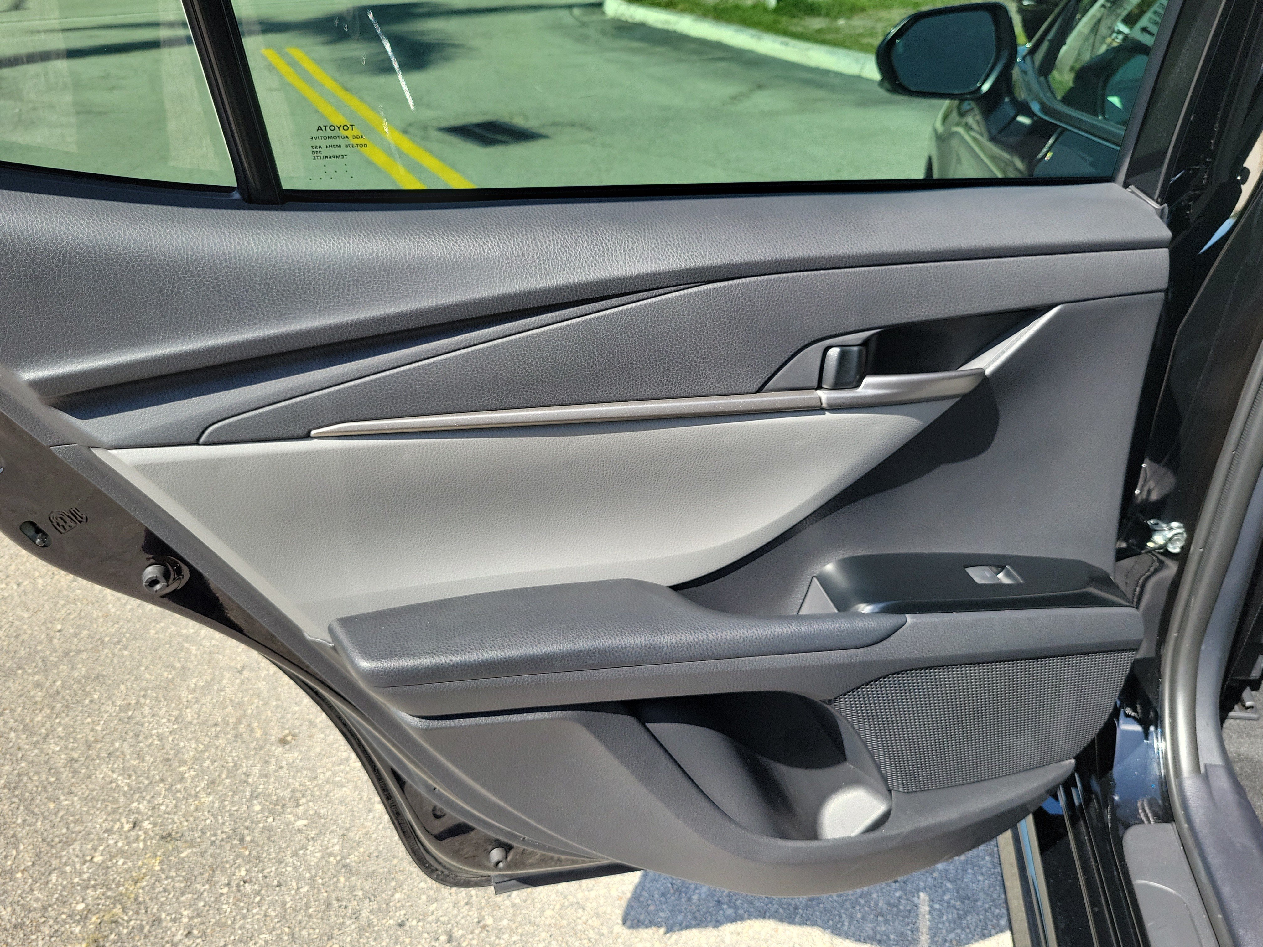 Used 2025 Toyota Camry SE FWD image 22