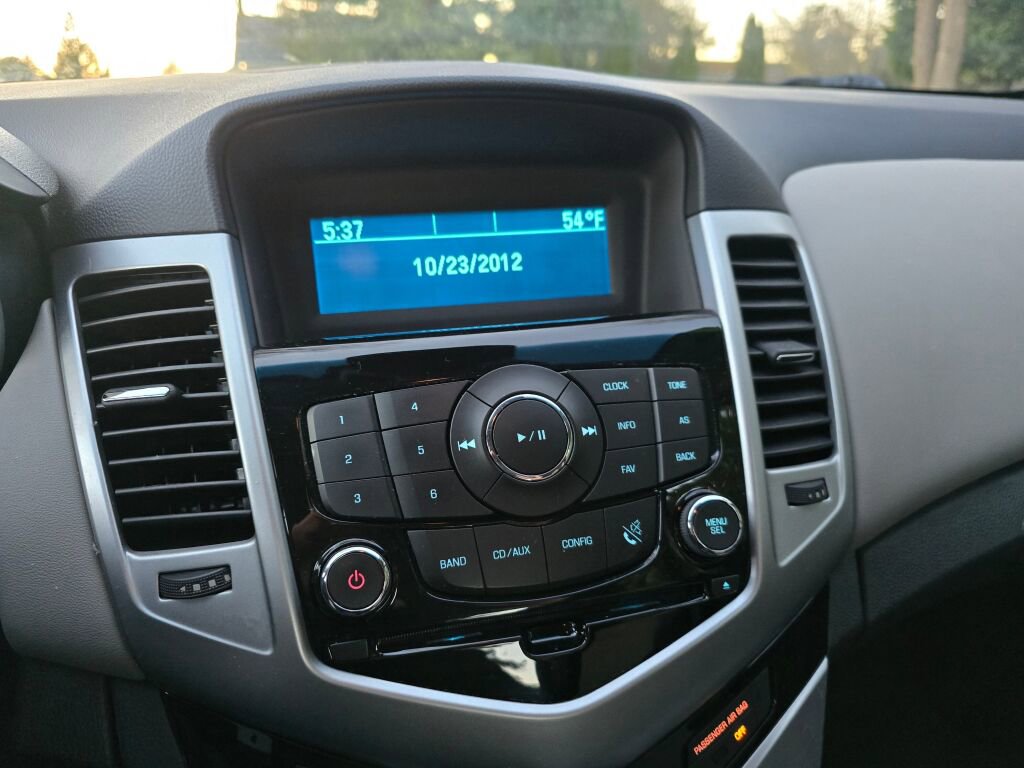 Used 2016 Chevrolet Cruze LS image 26