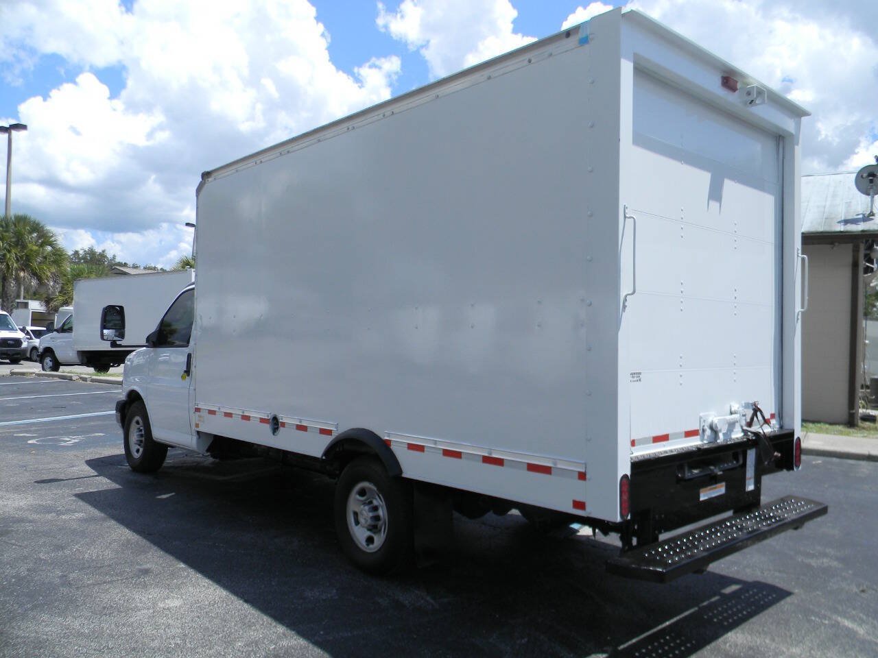 Used 2021 Chevrolet Express 3500 w/ Power Convenience Package RWD image 10