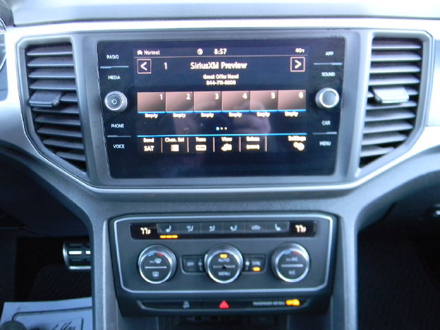 Used 2020 Volkswagen Atlas Cross Sport SE w/ Panoramic Sunroof Package AWD/4WD image 14