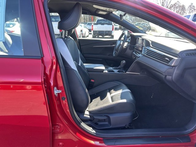 Used 2025 Toyota Camry SE image 16